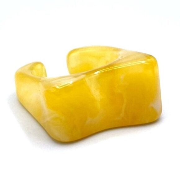 Caramel Cream and White Swirl Acrylic Geometric Open Chunky Ring Size 7 - Picture 3 of 9